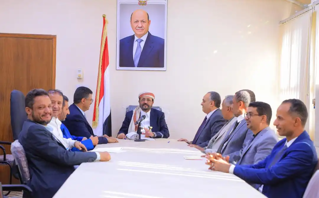 Le membre du Conseil de direction, Al-Irada, examine les résultats des travaux de la commission conjointe à Marib.