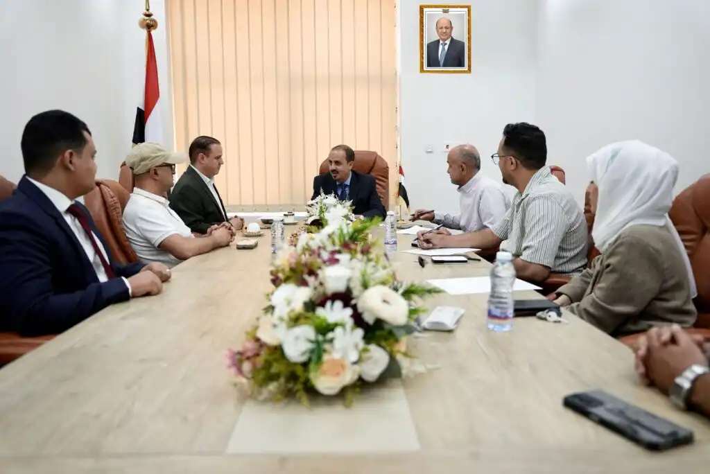وزير الإعلام يجتمع بقيادة قناة سبأ ويوجّه بتعزيز دورها في دعم الإصلاحات وترسيخ الهوية الوطنية
