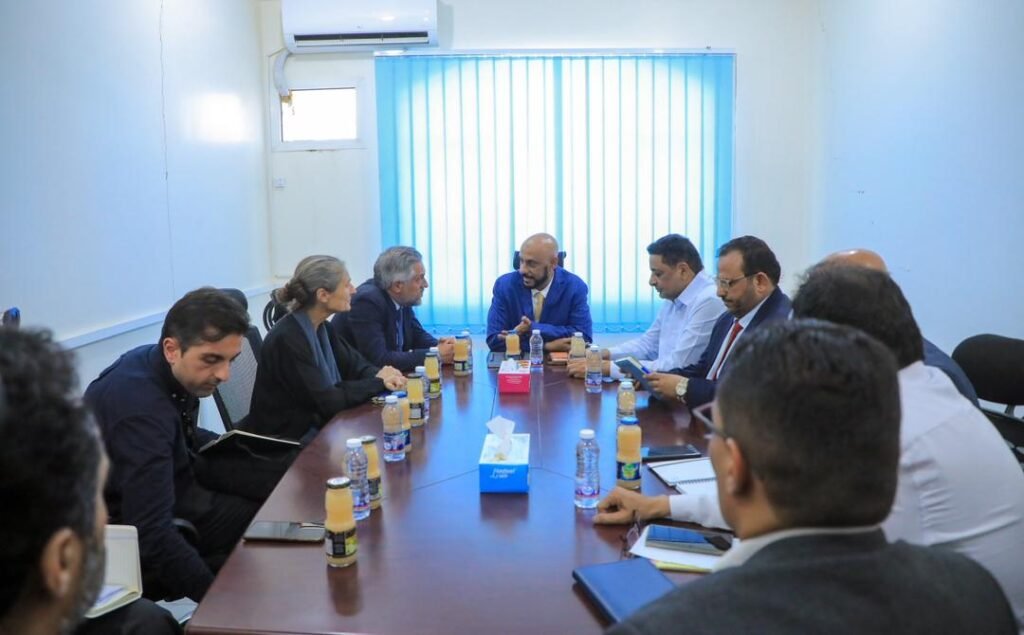 المدير التنفيذي لشركة صافر يبحث مع بعثة الاتحاد الأوروبي تعزيز الشراكة في قطاع الطاقة