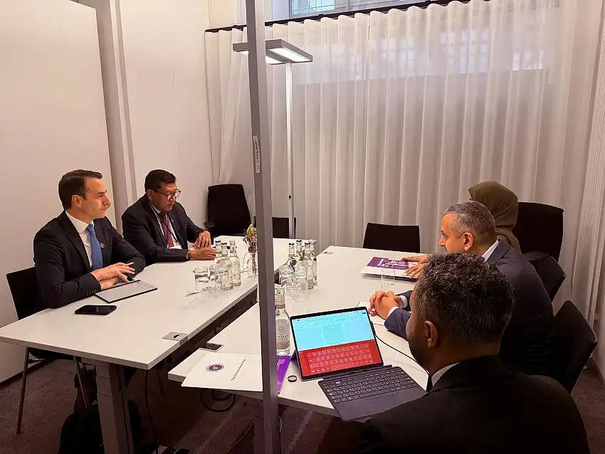 La ministre de la Planification discute avec le Fonds qatari de développement et les pays fragiles pour renforcer la coopération et soutenir les priorités nationales.