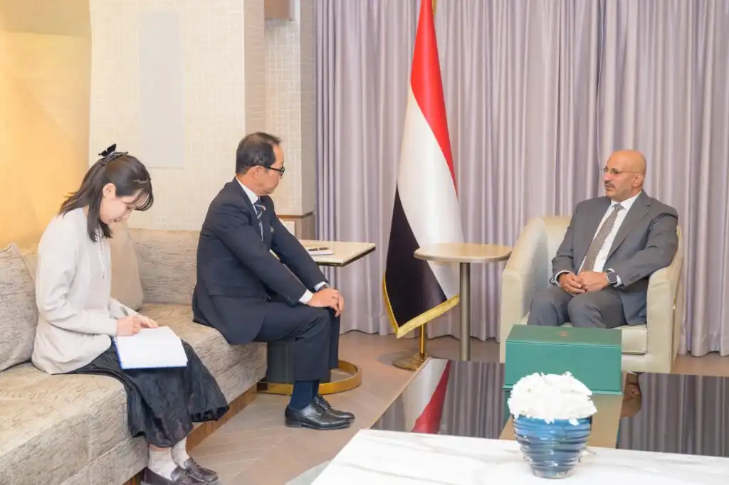 عضو مجلس القيادة طارق صالح يبحث مع السفير الياباني العلاقات الثنائية وسبل دعم اليمن