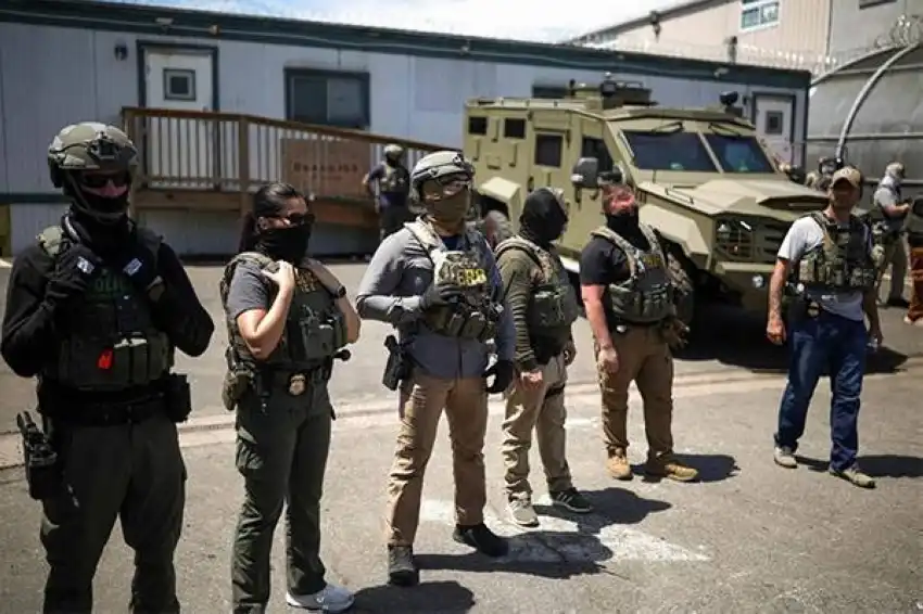 Un avion américain transporte des migrants d'Iran et d'Afghanistan vers l'Afrique centrale.