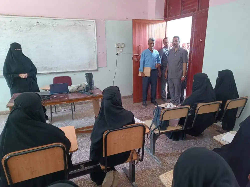 Le gouverneur de Lahij s'informe de la situation générale dans le district de Tour Al-Baha.