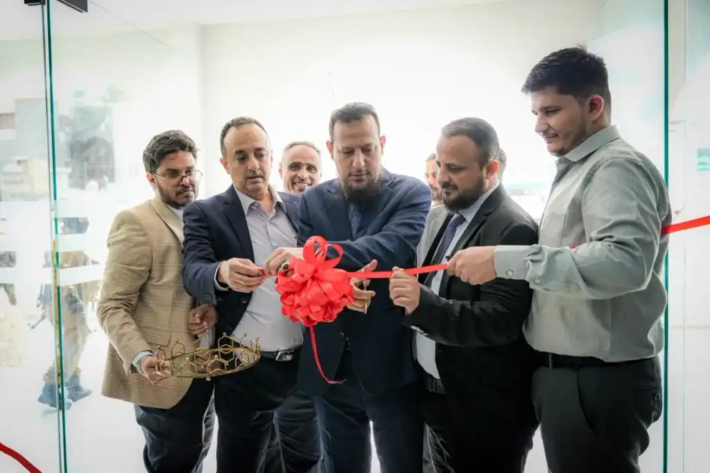 محافظ عدن يفتتح المرحلة الثانية من مشروع تأهيل وصيانة مستشفى المنصورة الجراحي ويتفقد صندوق النظافة