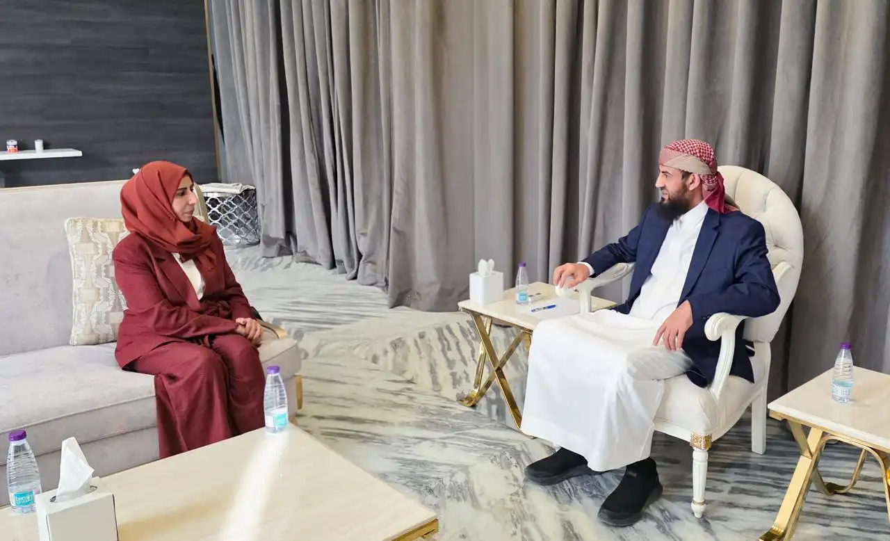 Le membre du Conseil de direction, Al-Mahrimi, rencontre la ministre des Affaires étrangères et souligne l'importance de la présence diplomatique.