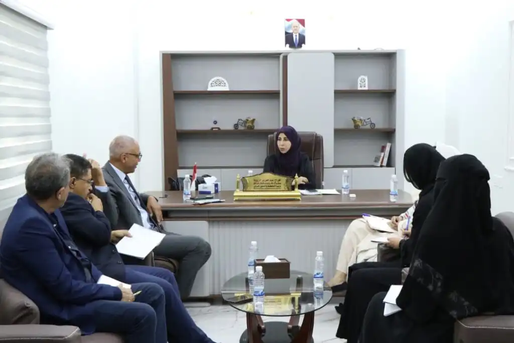 وزيرة التخطيط تبحث مع المنسق المقيم للشؤون الانسانية في اليمن تعزيز التنسيق ودعم أولويات التنمية