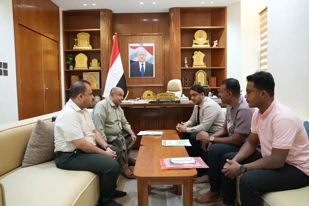 Le membre du Conseil de direction, gouverneur de Hadramout, soutient les initiatives sportives promouvant les valeurs de paix.