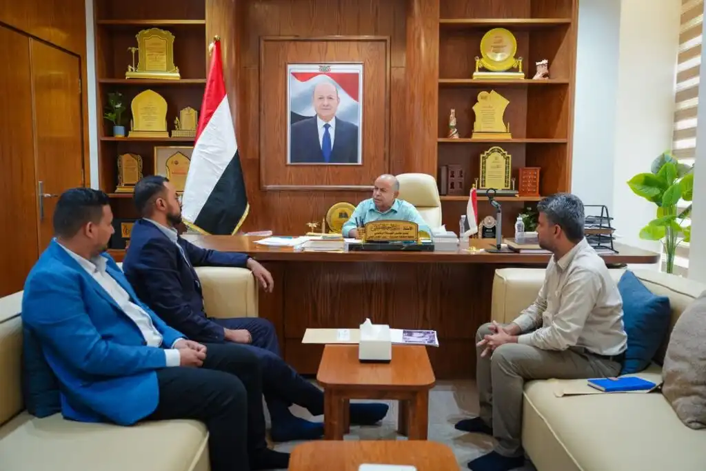 عضو مجلس القيادة الخنبشي يطلع على أوضاع مديرية القطن ويؤكد دعم التنمية والخدمات والقطاع الزراعي