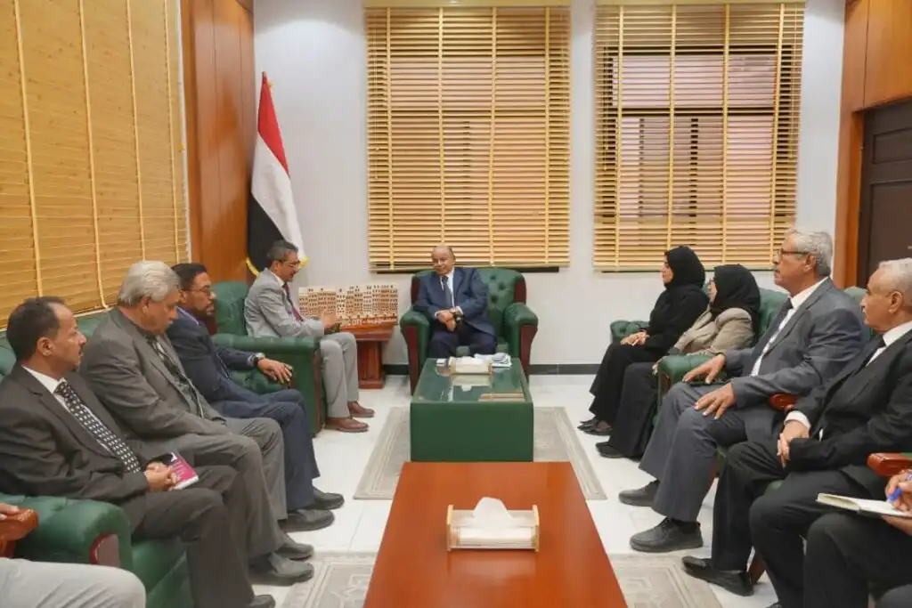 عضو مجلس القيادة الخنبشي يناقش مع وزير الثقافة والسياحة سبل تنشيط القطاع السياحي وتعزيز الحراك الثقافي في حضرموت