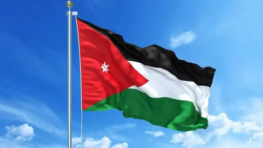 La Jordanie intercepte quatre missiles iraniens sans causer de dommages.