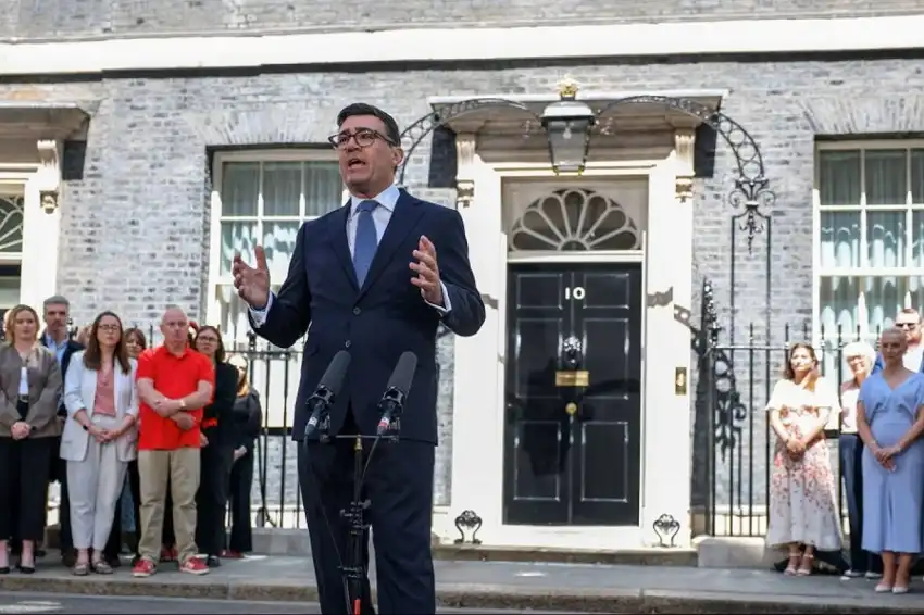 Formation du gouvernement du nouveau Premier ministre britannique Andy Burnham.