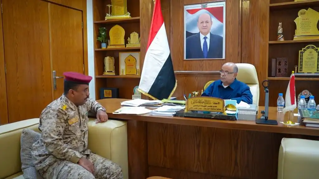 عضو مجلس القيادة الخنبشي يطّلع على جاهزية الوحدات الأمنية والعسكرية وخطة تأمين موسم نجم البلدة بحضرموت