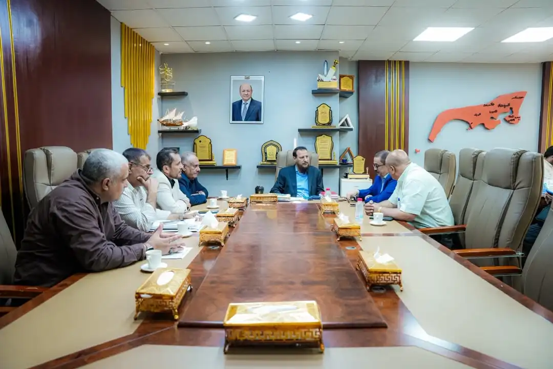 Le ministre d'État, gouverneur d'Adène, loue les efforts du conseil d'administration de la compagnie Yemenia.