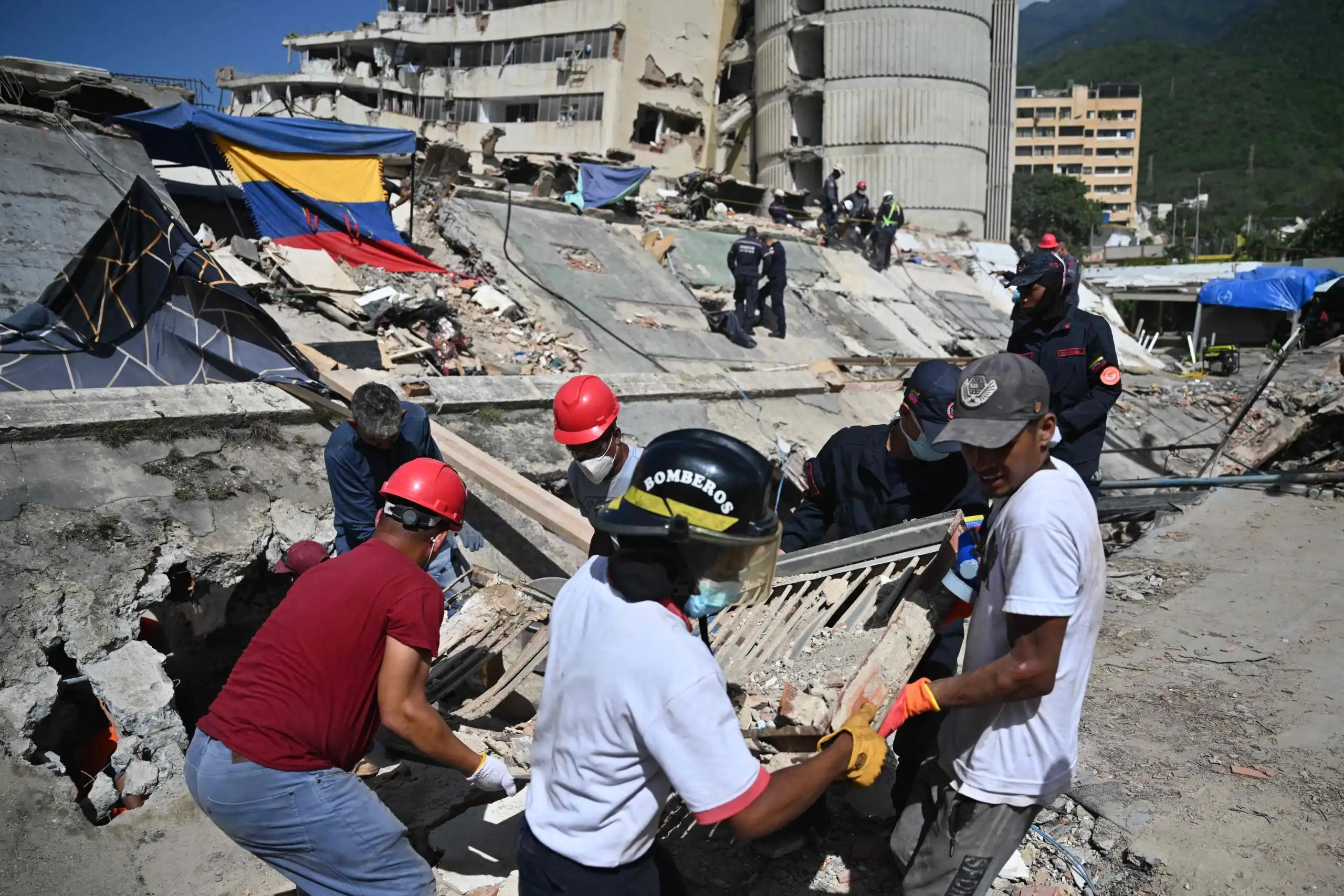 The official death toll from the earthquake in Venezuela has surpassed 4,700 victims.