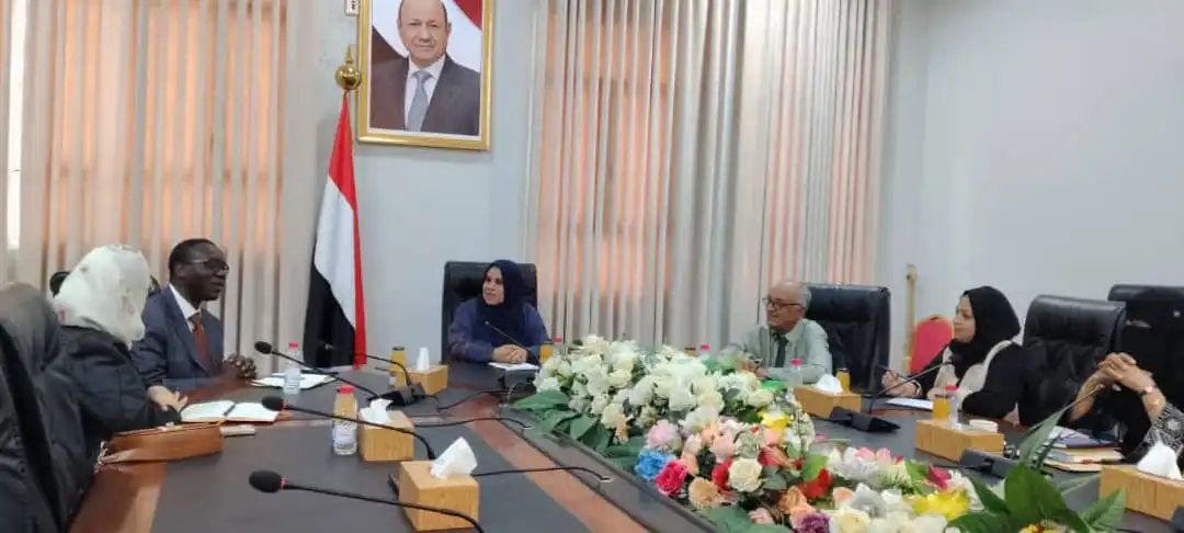 La ministre d'État chargée des Femmes discute avec l'UNICEF de l'amélioration et de l'élargissement du partenariat dans les programmes de développement.