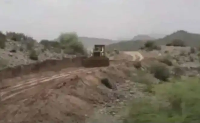 Houthi militia establishes new military positions west of Taiz.
