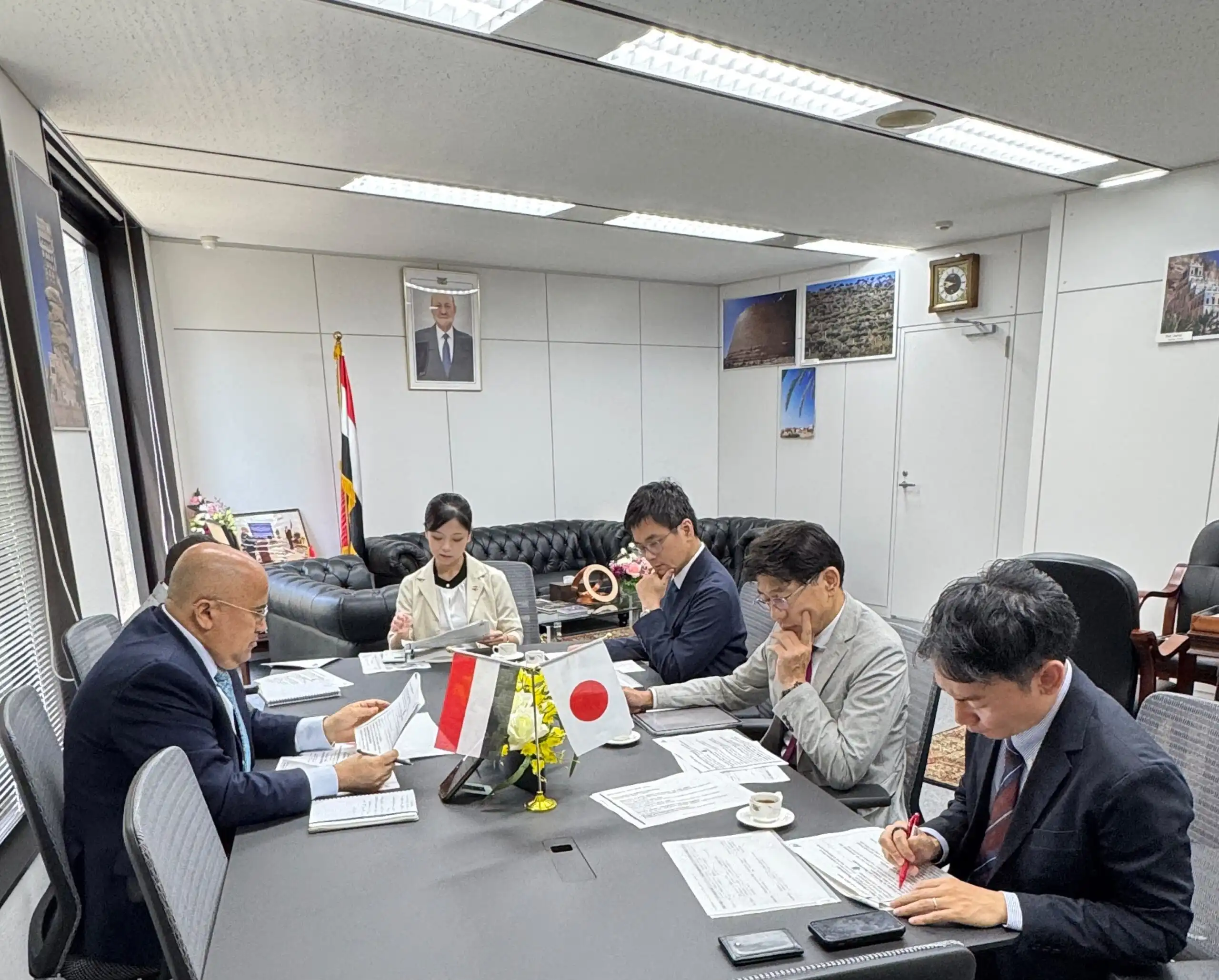 L'ambassadeur du Yémen à Tokyo discute avec JICA de l'amélioration de la coopération pour soutenir la reconstruction au Yémen.