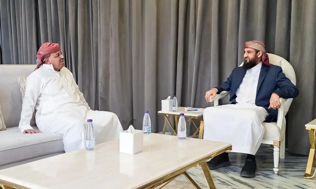 Le membre du Conseil présidentiel, Al-Mahrami, s'informe des évolutions à Al-Bayda et réaffirme son soutien à la lutte pour la libération.