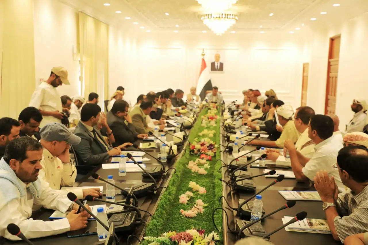 Le comité exécutif de Marib discute du rapport de performance du Fonds de propreté et d'amélioration pour le premier semestre de l'année.