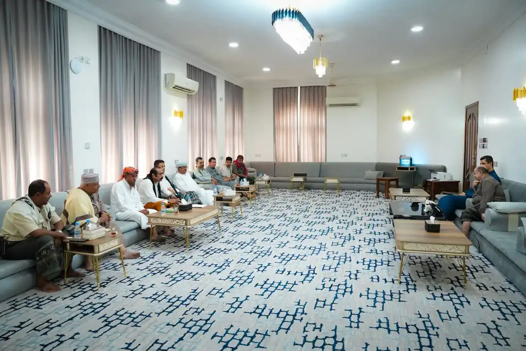 Le membre du Conseil de direction, Al-Khanbashi, appelle à renforcer l'unité nationale derrière les institutions de l'État.