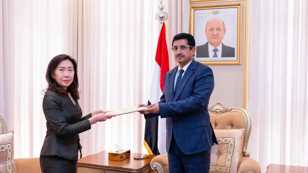 وكيل الخارجية يتسلّم نسخة من أوراق اعتماد سفيرة تايلند لدى اليمن