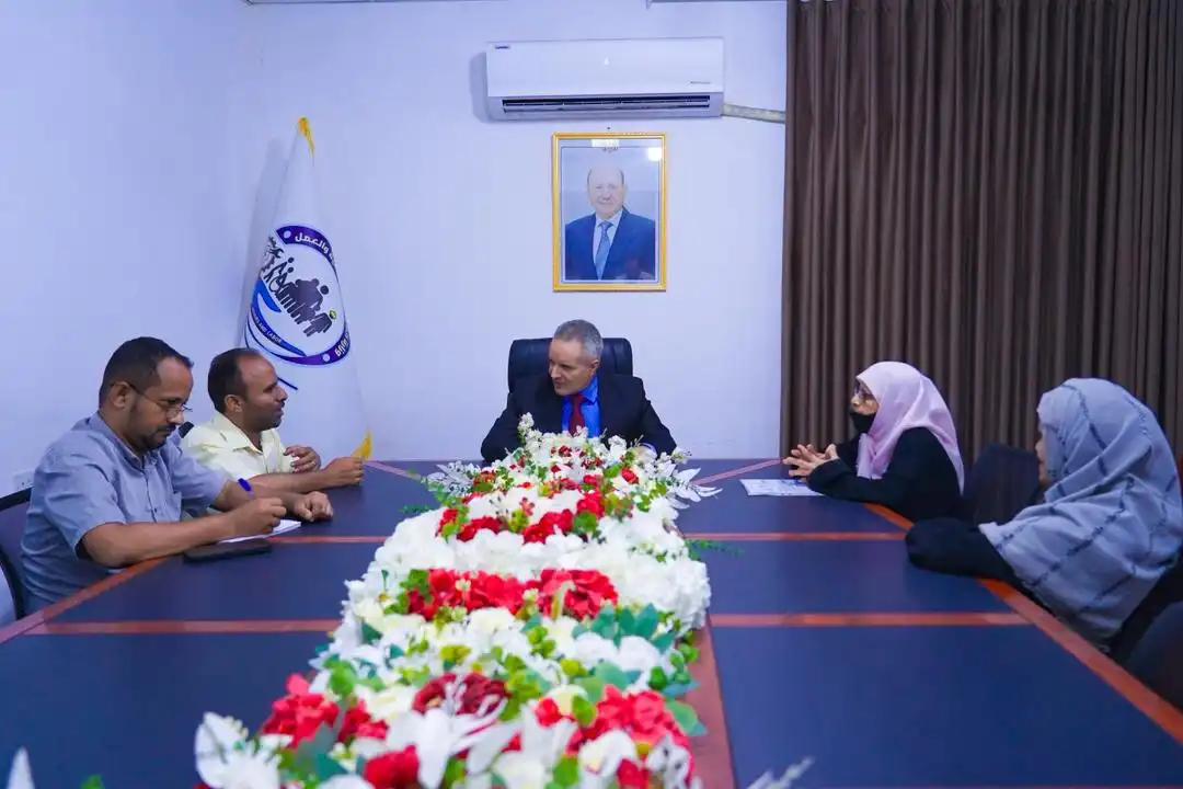 Le ministre des Affaires sociales discute de la situation du Centre Al-Nour et annonce l'approbation de 63 postes pour les malvoyants.
