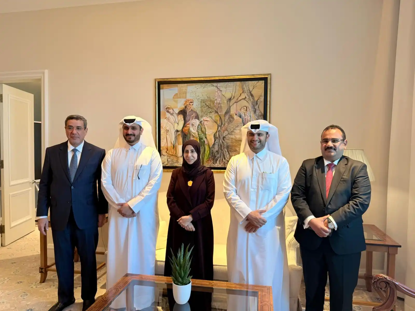 La ministre des Affaires étrangères rencontre les responsables de l'organisation Éducation Pour Tous au Qatar.