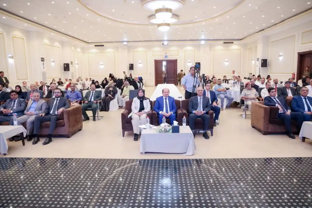 رئيس الوزراء يدشن في عدن إعادة إصدار الجريدة الرسمية للجمهورية اليمنية بعد أكثر من 11 عاما على توقفها