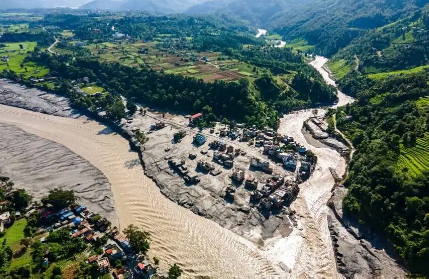 Le bilan des inondations au Népal atteint 626 morts, tandis que les recherches pour retrouver des centaines de disparus se poursuivent.