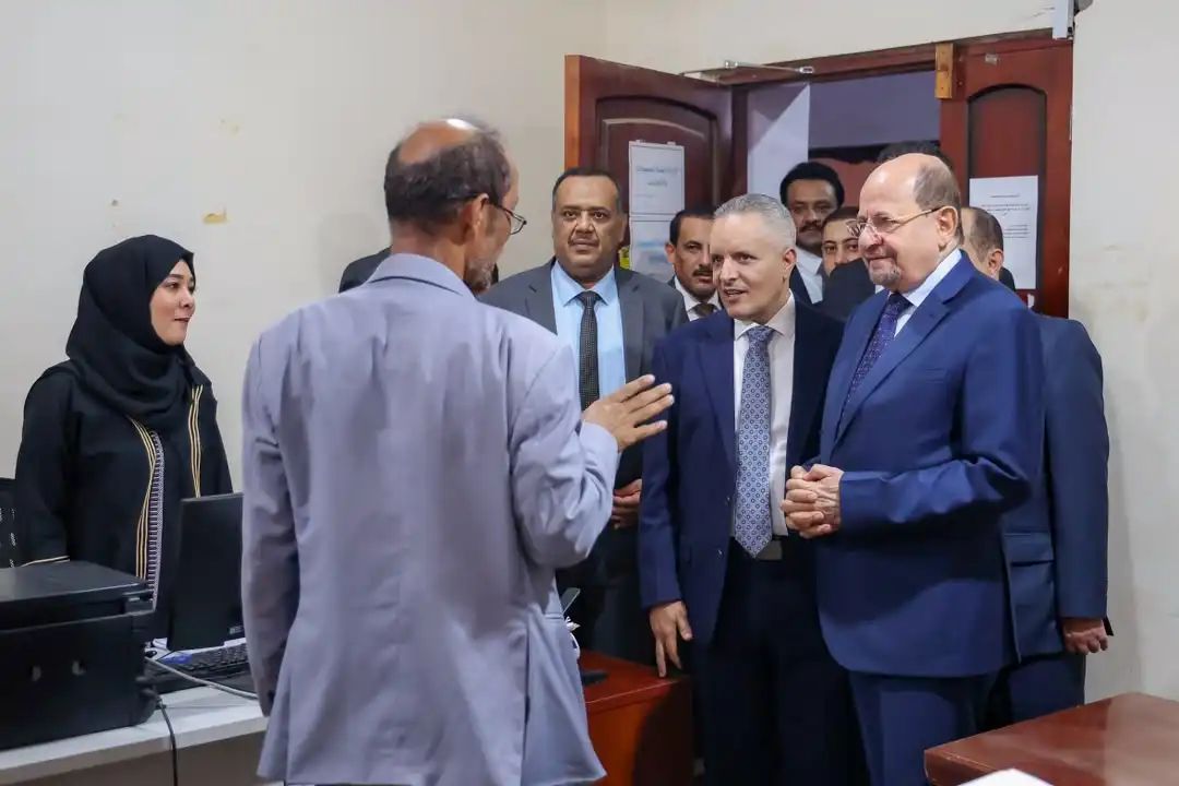 Le Premier ministre inspecte le travail au ministère des Affaires sociales et ordonne l'élaboration d'une politique sociale nationale.