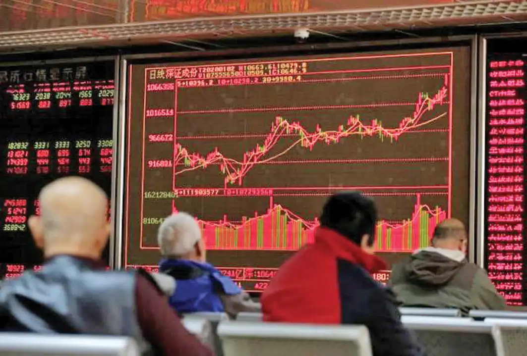 الأسهم اليابانية تتراجع مع تقييم بيانات النمو وتأثيرات التوترات الجيوسياسية