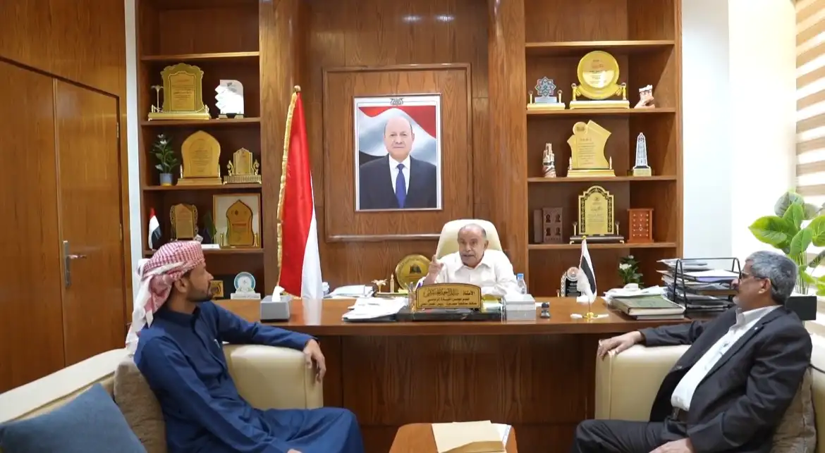 A member of the leadership council, Al-Khanbashi, discusses the conditions at Al-Wadiah crossing and efforts to enhance anti-smuggling measures.
