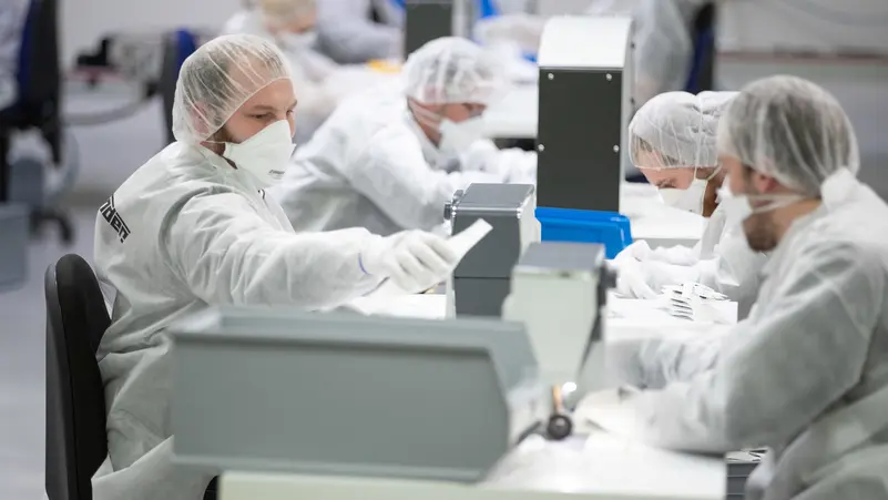 L'Union des industries allemandes avertit d'une "choc Chine 2.0" et appelle l'Europe à agir fermement sans rompre les liens.