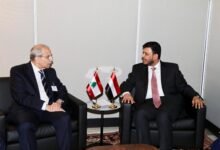 عضو مجلس القيادة الدكتور عبدالله العليمي يبحث مع رئيس الوزراء اللبناني تطورات الأوضاع وتعزيز العلاقات الثنائية