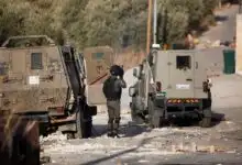 الاحتلال يعتقل 10 فلسطينيين والمستوطنون يصعّدون اعتداءاتهم في الضفة الغربية