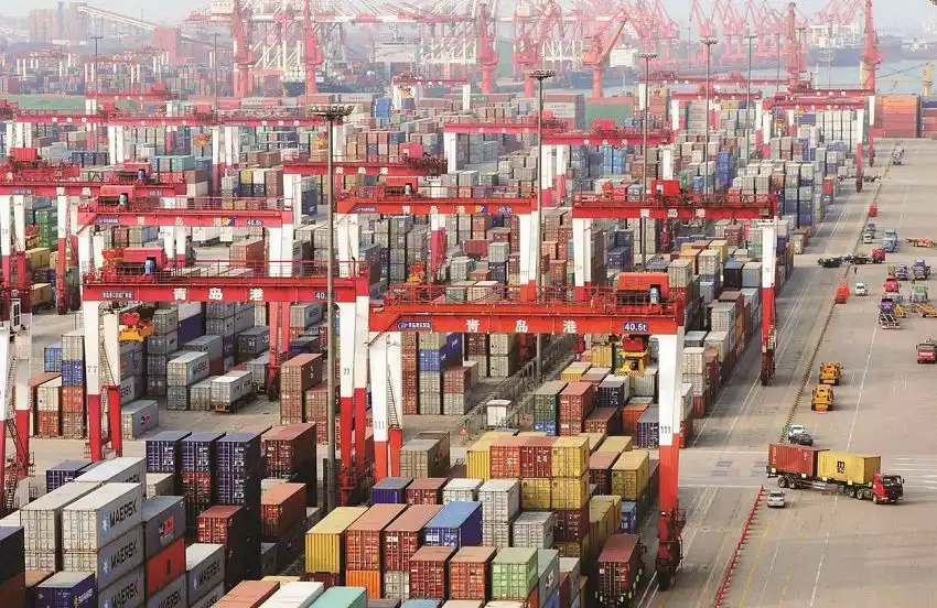 Les exportations de la Corée du Sud augmentent de 68,7 % en août, soutenues par les semi-conducteurs.