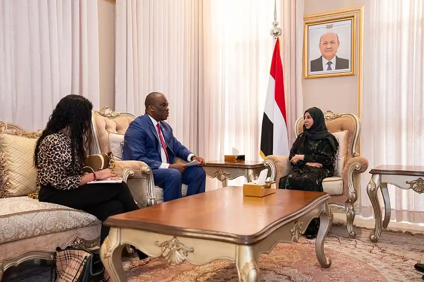 La ministre des Affaires étrangères discute avec l'ambassadeur d'Afrique du Sud du renforcement des relations bilatérales et de la coordination politique.