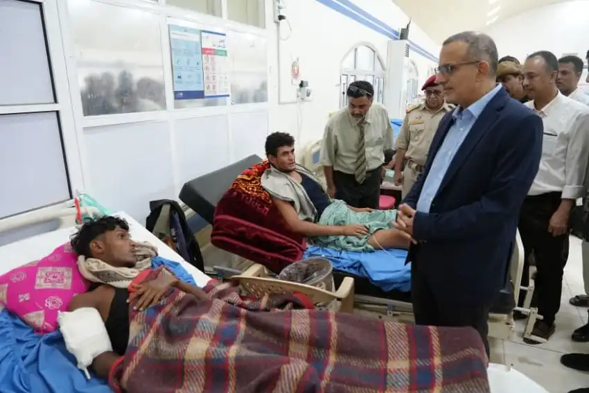 Le ministre de la Santé lance une campagne de don de sang et visite les blessés à l'hôpital Aboud.