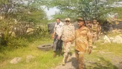 رئيس أركان محور تعز يتفقد المقاتلين في عدد من الجبهات