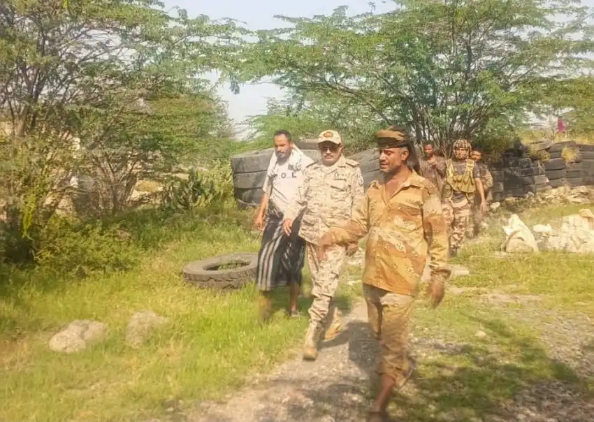 The Chief of Staff of the Taiz Axis inspects fighters on several fronts.