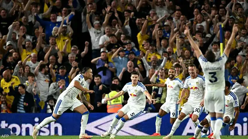Leeds United thrashes Newcastle 4-1 and jumps to third place in the standings.