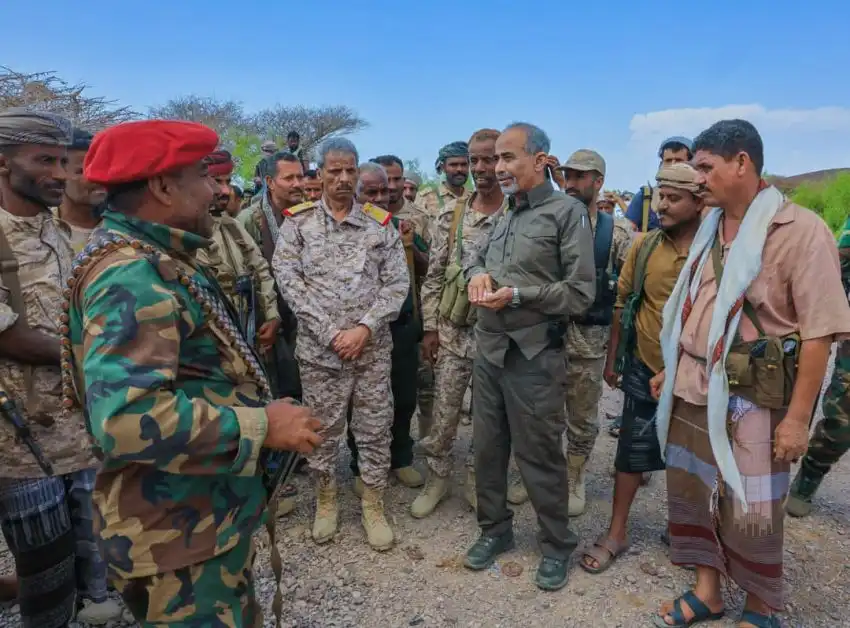 A member of the Leadership Council, Al-Sabahi, inspects the heroes of the armed forces at the front lines of Bab al-Mandab and Tor al-Baha.