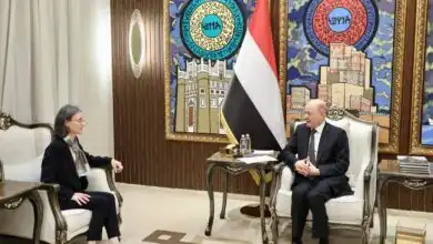 رئيس مجلس القيادة يؤكد قدرة الدولة على استعادة زمام المبادرة في الساحل الغربي واستكمال تحرير كافة أراضيها