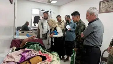 وزيرة الشؤون القانونية تتفقد جرحى القوات المسلحة والمدنيين في مستشفيات عدن