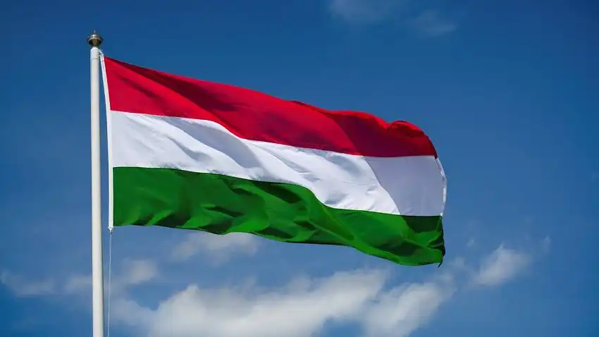 المجر تدين الاعتداءات الحوثية واستهداف المدنيين والبنية التحتية والأماكن المقدسة