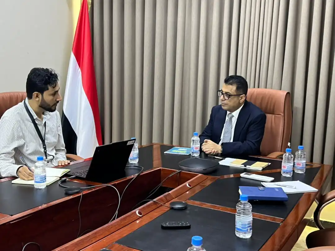 وزير الدولة المعني بالنزوح والهجرة يبحث مع المجلس الدنماركي للاجئين تطوير آليات العمل وتعزيز التنسيق