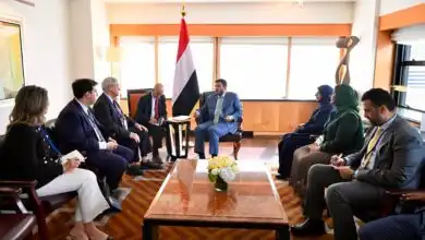 عضو مجلس القيادة الدكتور عبدالله العليمي يبحث تطورات اليمن والتهديدات الحوثية مع عضو لجنة الشؤون الخارجية بمجلس النواب الأمريكي