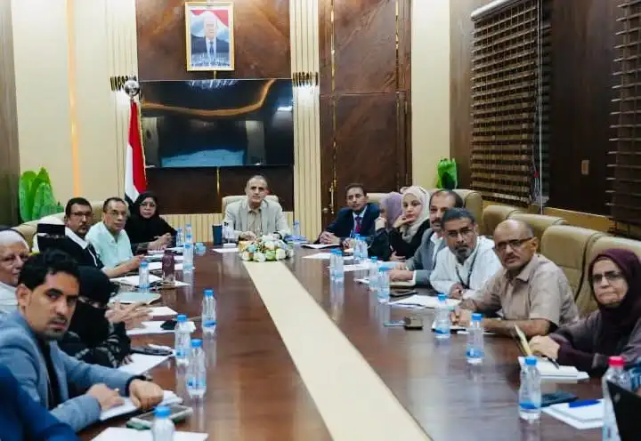 وزير الصحة يترأس اجتماع لجنة حدث الطوارئ ويشدد على رفع الجاهزية وتعزيز الاستجابة الصحية
