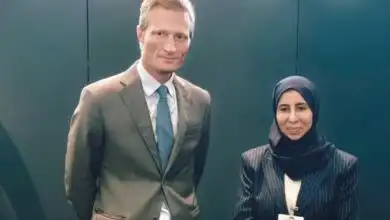 وزيرة الخارجية تبحث مع برنامج الأغذية العالمي تعزيز الاستجابة الإنسانية والأمن الغذائي في اليمن