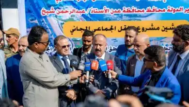 وزير النقل ورئيس جامعة عدن يدشنان مشروع النقل الجماعي المجاني للطلاب